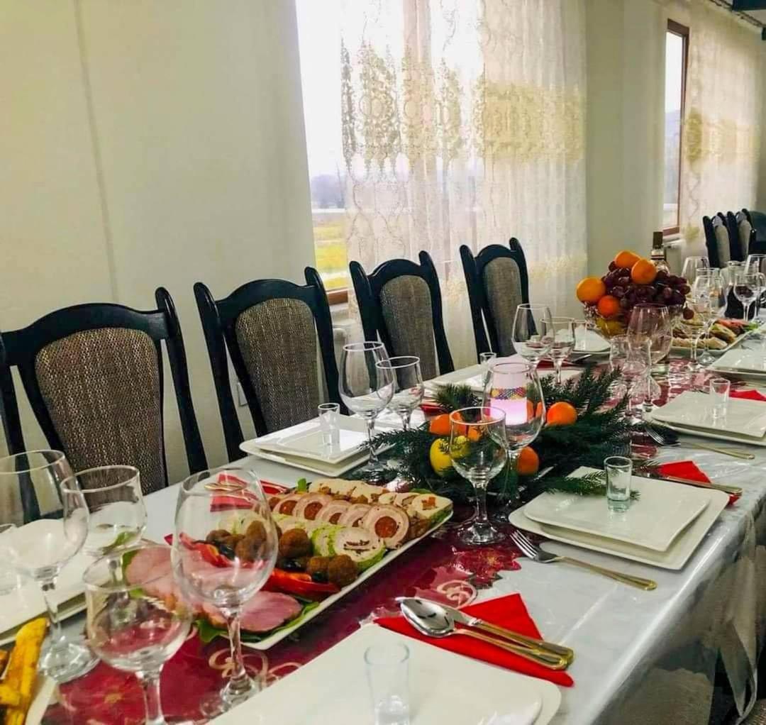 Sighetu Marmaţiei Casa Vadeanu酒店 外观 照片