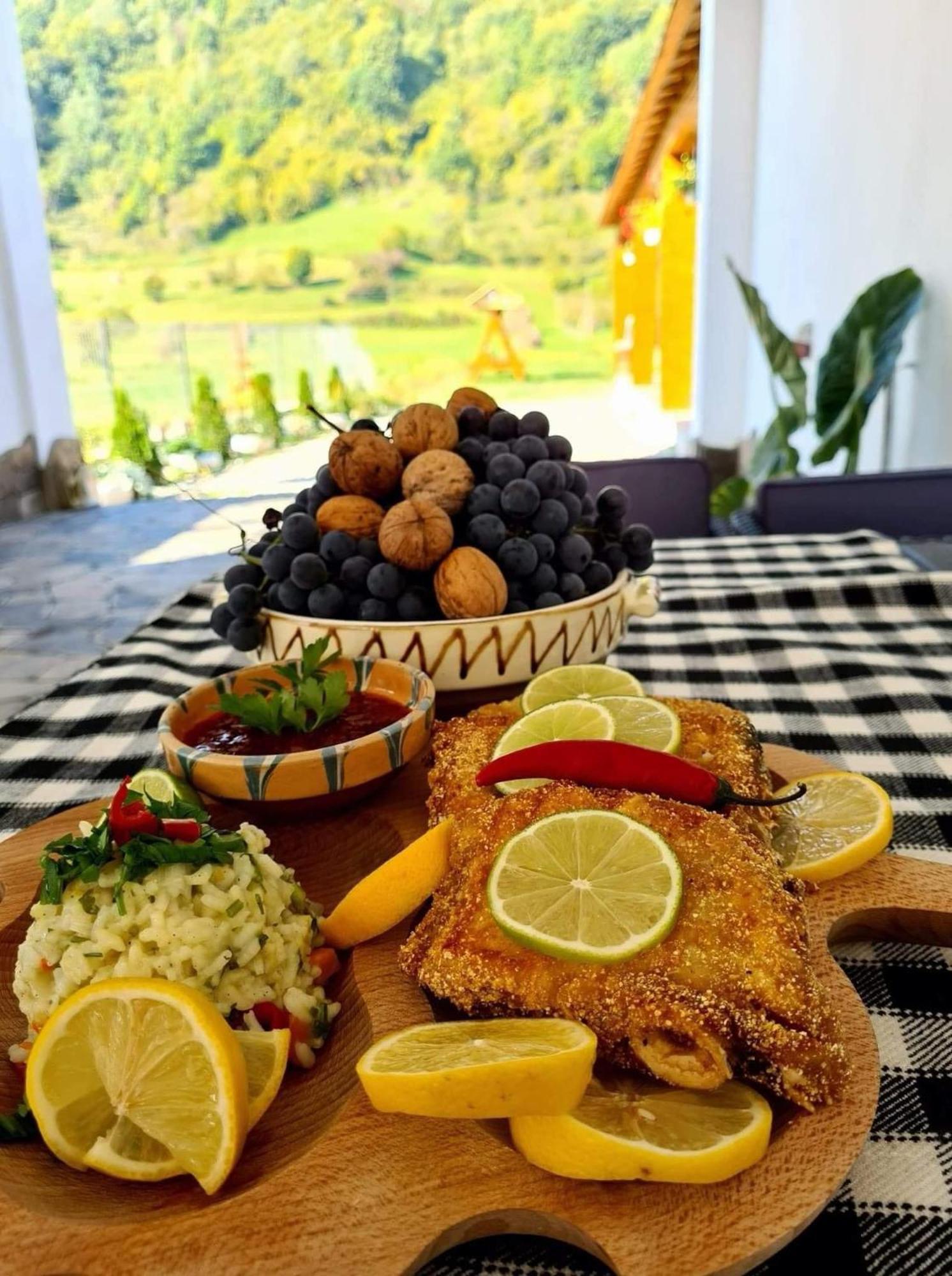Sighetu Marmaţiei Casa Vadeanu酒店 外观 照片