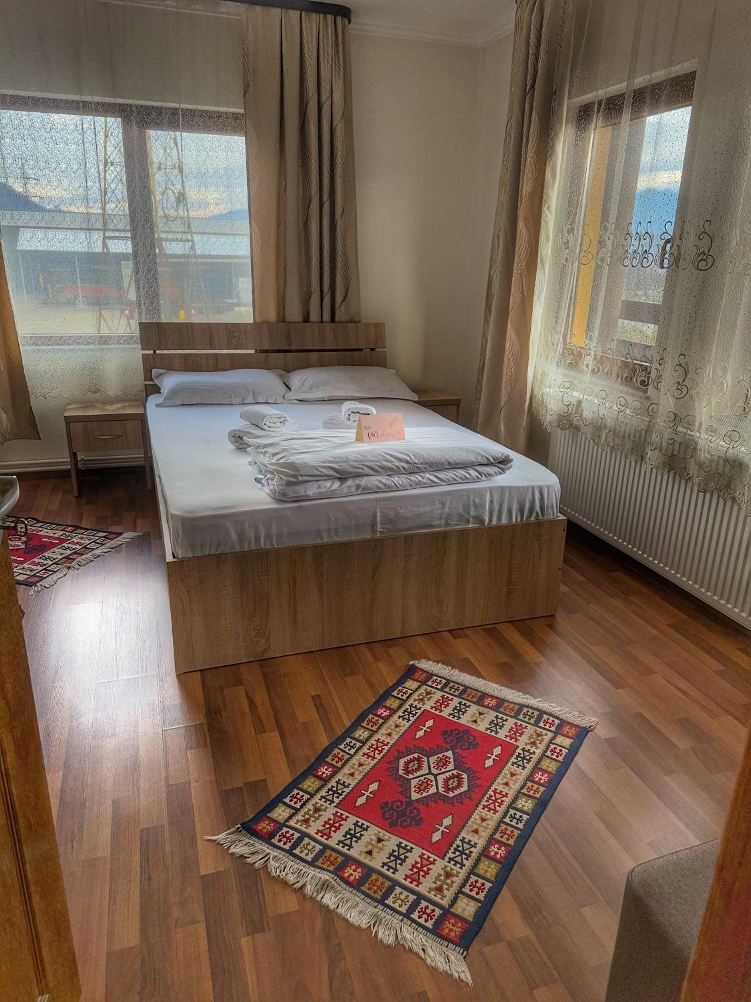 Sighetu Marmaţiei Casa Vadeanu酒店 外观 照片