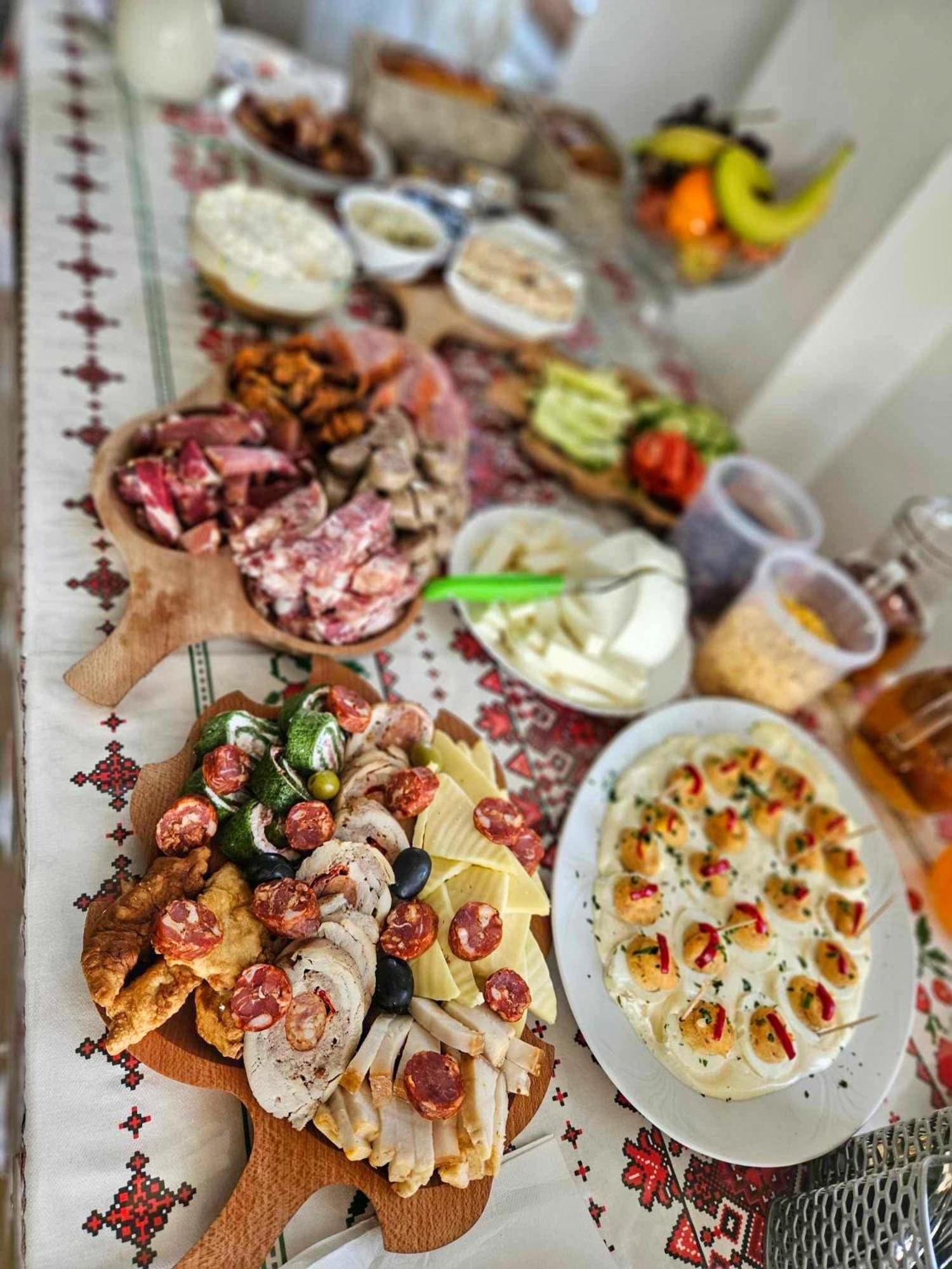 Sighetu Marmaţiei Casa Vadeanu酒店 外观 照片